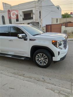 GMC Sierra